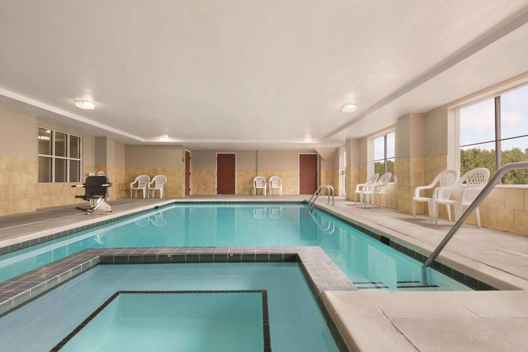 Country Inn & Suites By Radisson, Wytheville, Va Dış mekan fotoğraf
